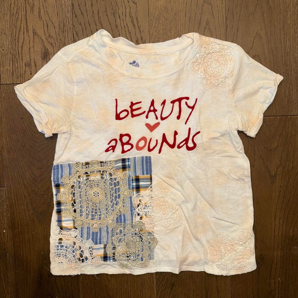 Pilcro Anthropologie "Beauty Abounds" Graphic Applique Patchwork Embroidered Tee
